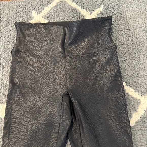 SPANX Faux Leather Foiled Snake Leggings - Picture 6 of 8